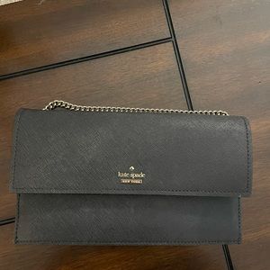 KATE SPADE BLACK CROSSBODY WITH CHAIN STRAP
